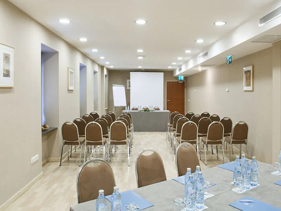 Exe Vienna Otel 4*,